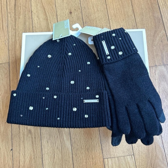 NWT Women’s Michael Kors Glove and Hat Crystal Embellished Black Set - Picture 1 of 5